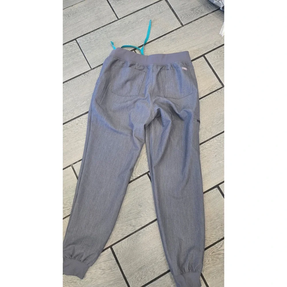 FIGS Technical Collection Scrub Pants Mens Medium Gray Jogger Style 1000208